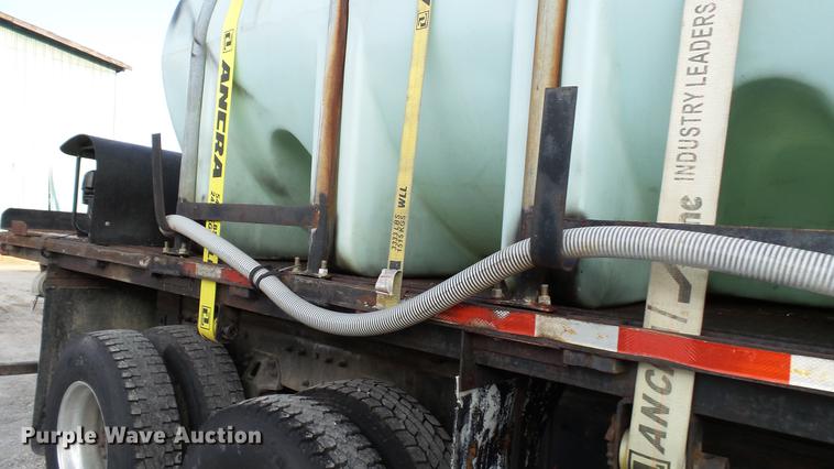 image for item DC2578 1999 Peterbilt 330 tank truck