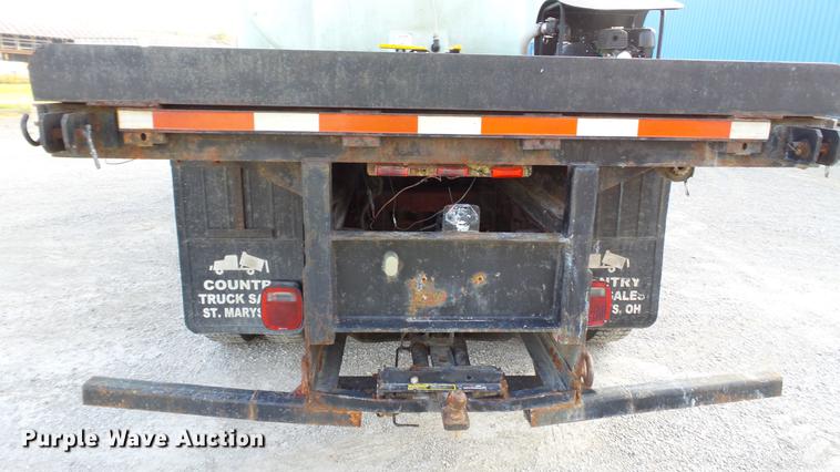 image for item DC2578 1999 Peterbilt 330 tank truck