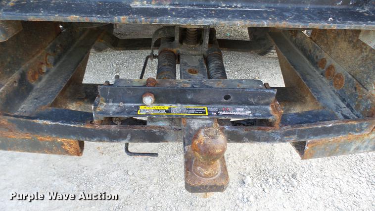 image for item DC2578 1999 Peterbilt 330 tank truck