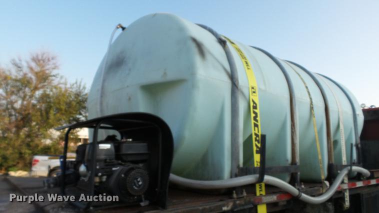 image for item DC2578 1999 Peterbilt 330 tank truck