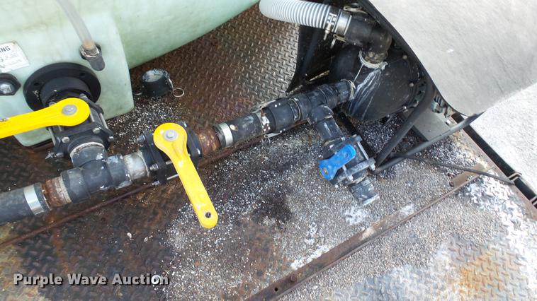 image for item DC2578 1999 Peterbilt 330 tank truck