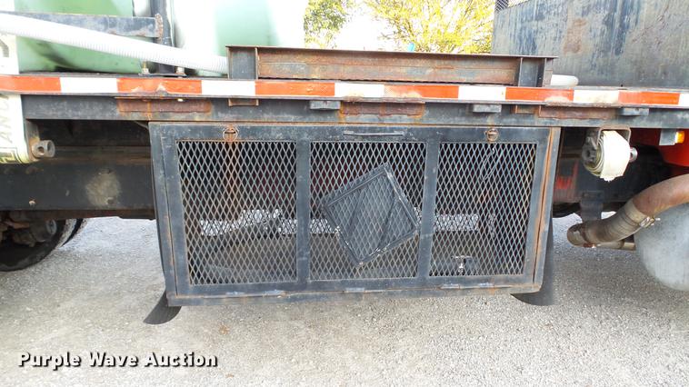 image for item DC2578 1999 Peterbilt 330 tank truck