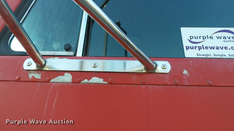 image for item DC2578 1999 Peterbilt 330 tank truck