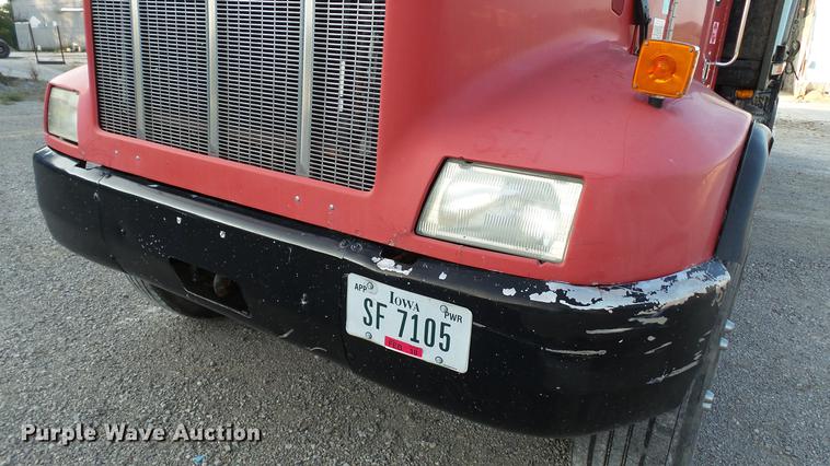 image for item DC2578 1999 Peterbilt 330 tank truck