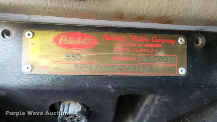 image for item DC2578 1999 Peterbilt 330 tank truck