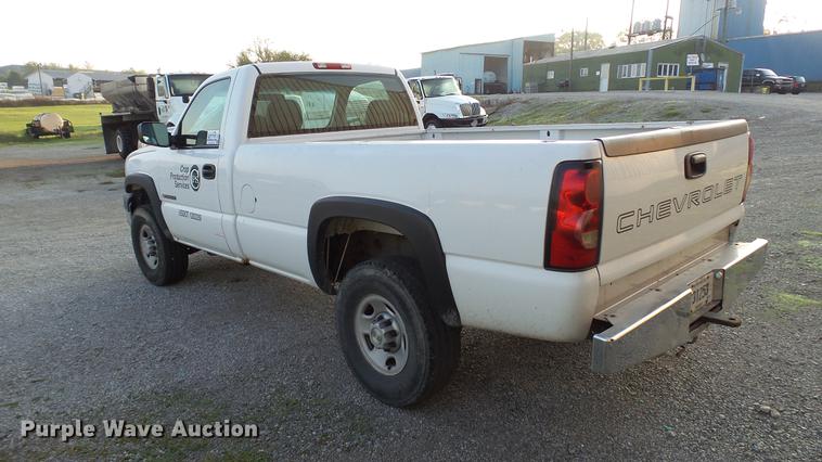 image for item DC2580 2005 Chevrolet Silverado 2500HD pickup truck