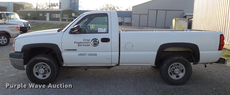 image for item DC2580 2005 Chevrolet Silverado 2500HD pickup truck