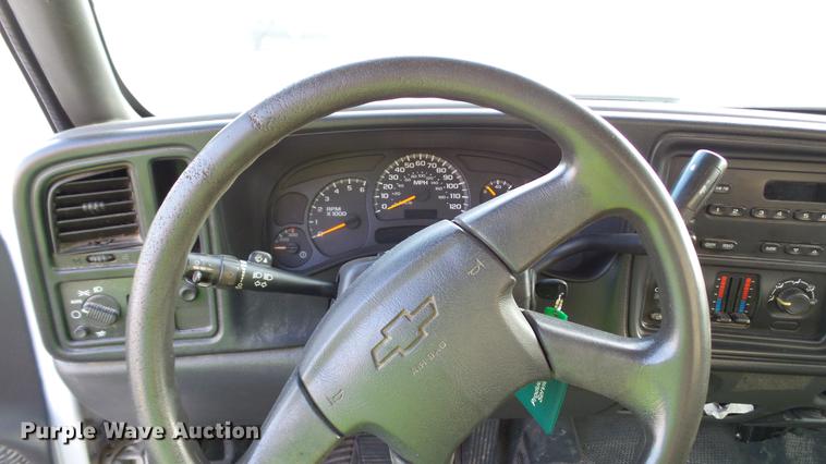 image for item DC2580 2005 Chevrolet Silverado 2500HD pickup truck