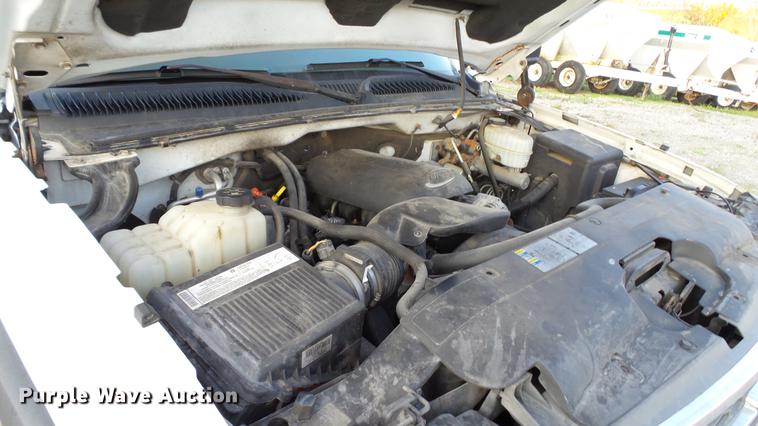 image for item DC2580 2005 Chevrolet Silverado 2500HD pickup truck