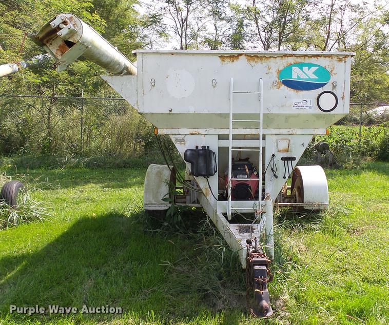 image for item DC2583 Parker 1500R seed tender