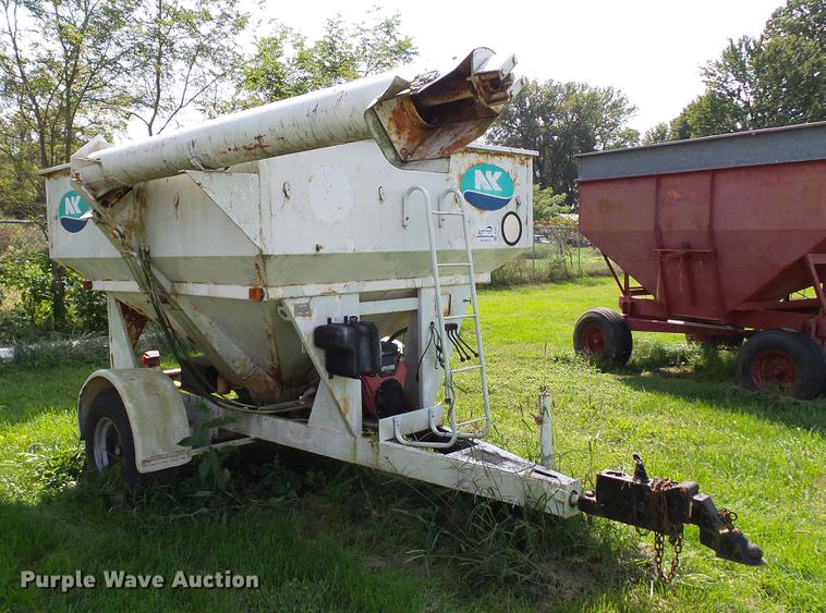 image for item DC2583 Parker 1500R seed tender