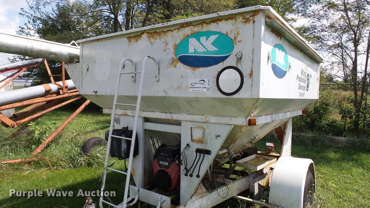 image for item DC2583 Parker 1500R seed tender