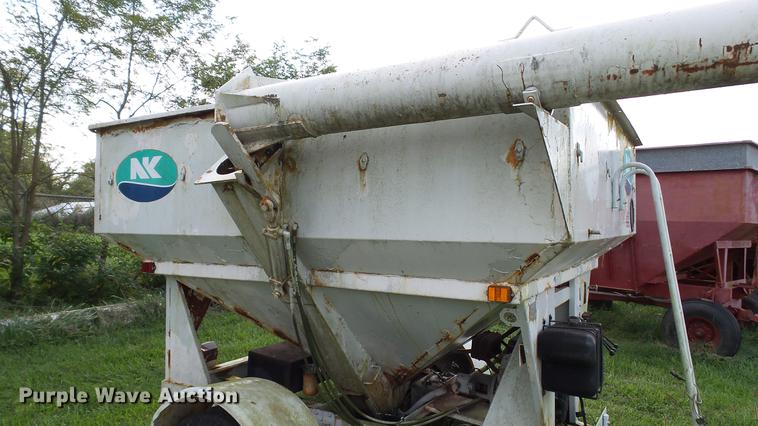 image for item DC2583 Parker 1500R seed tender