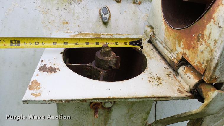 image for item DC2583 Parker 1500R seed tender