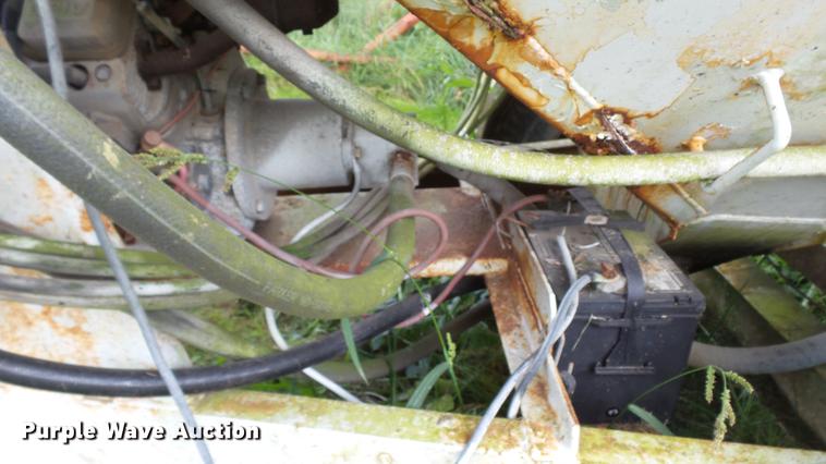 image for item DC2583 Parker 1500R seed tender