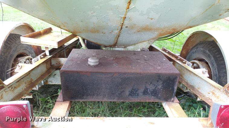 image for item DC2583 Parker 1500R seed tender