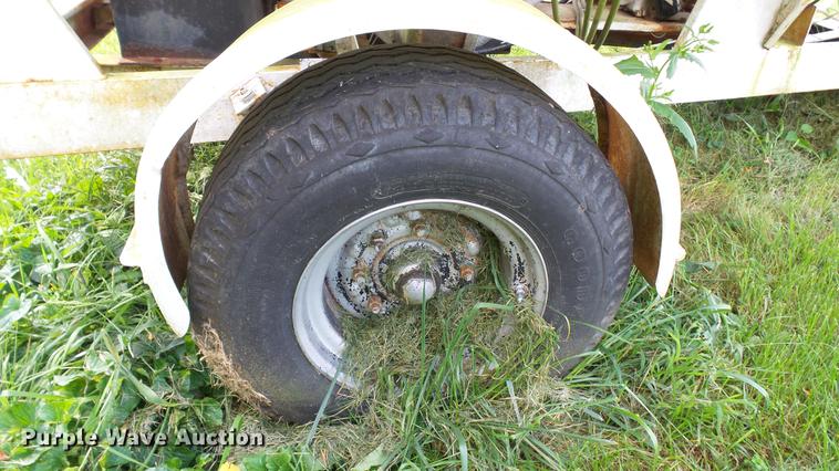 image for item DC2583 Parker 1500R seed tender