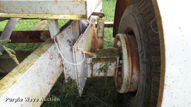 image for item DC2583 Parker 1500R seed tender