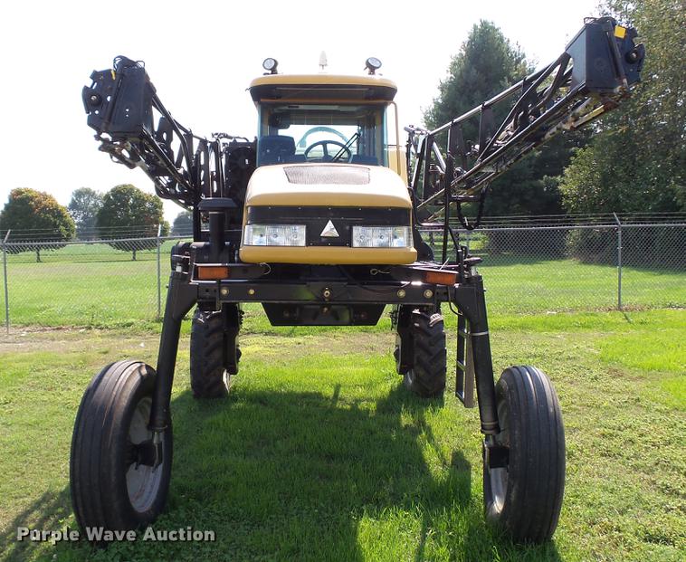 image for item DC2587 2013 SpraCoupe 4660 self-propelled sprayer