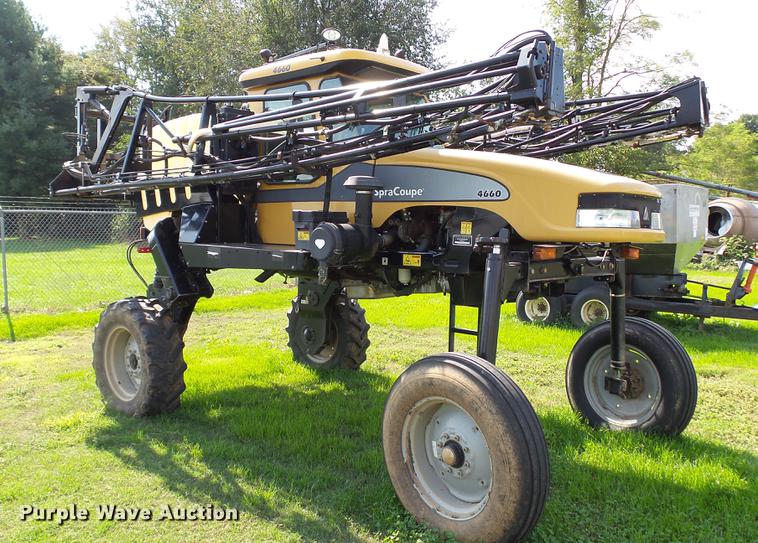 image for item DC2587 2013 SpraCoupe 4660 self-propelled sprayer
