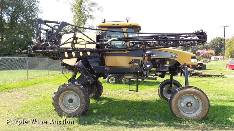 image for item DC2587 2013 SpraCoupe 4660 self-propelled sprayer
