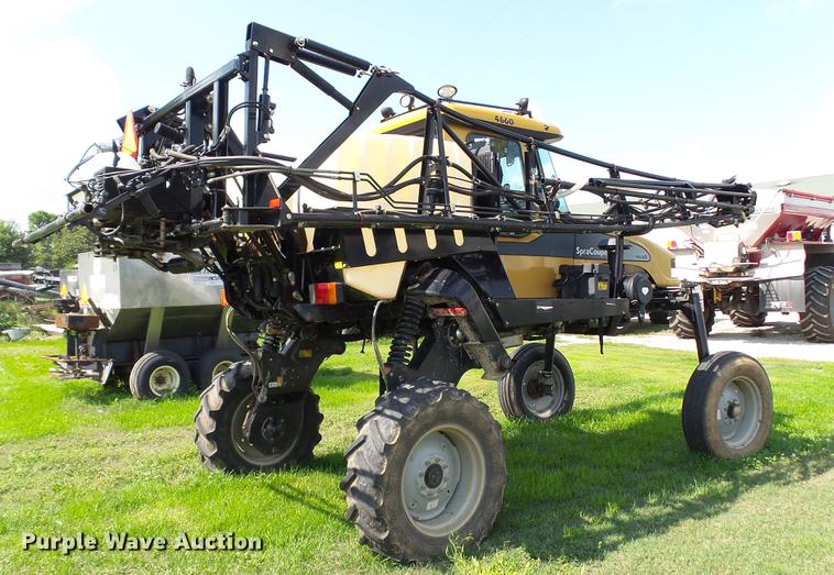 image for item DC2587 2013 SpraCoupe 4660 self-propelled sprayer