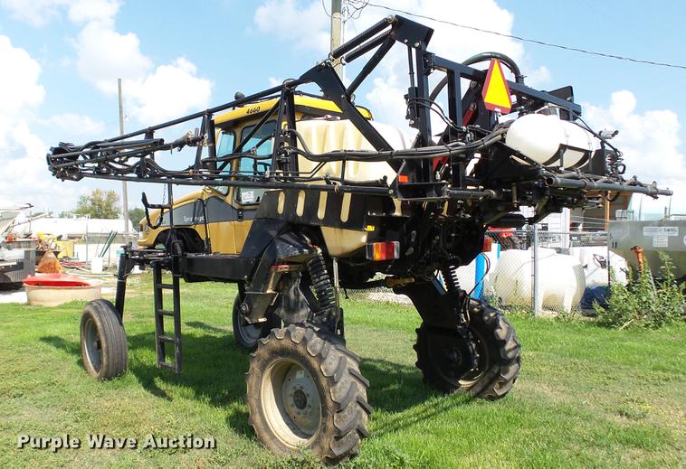image for item DC2587 2013 SpraCoupe 4660 self-propelled sprayer