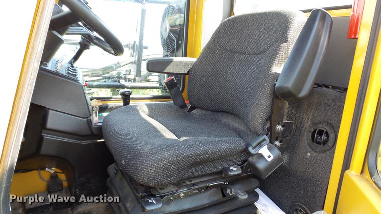 image for item DC2587 2013 SpraCoupe 4660 self-propelled sprayer