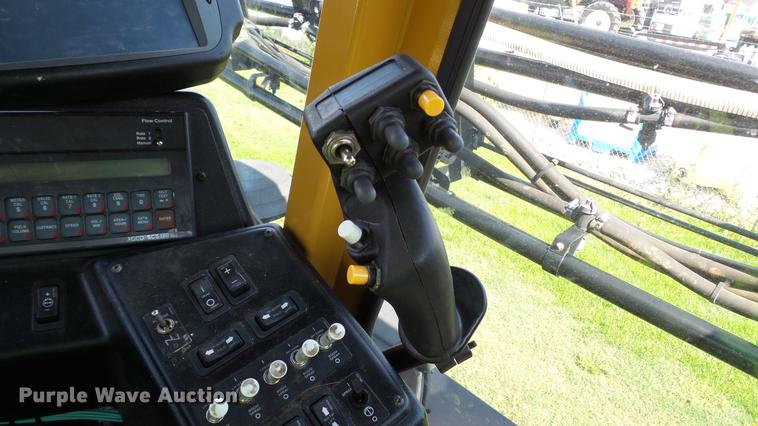 image for item DC2587 2013 SpraCoupe 4660 self-propelled sprayer