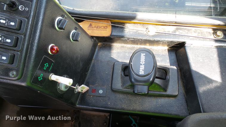 image for item DC2587 2013 SpraCoupe 4660 self-propelled sprayer