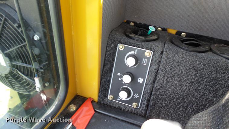 image for item DC2587 2013 SpraCoupe 4660 self-propelled sprayer