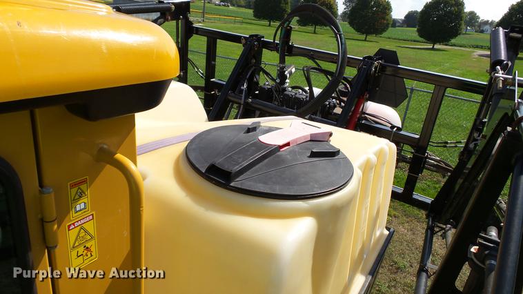 image for item DC2587 2013 SpraCoupe 4660 self-propelled sprayer