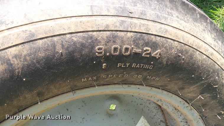 image for item DC2587 2013 SpraCoupe 4660 self-propelled sprayer