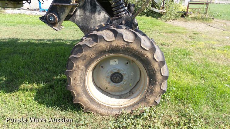 image for item DC2587 2013 SpraCoupe 4660 self-propelled sprayer