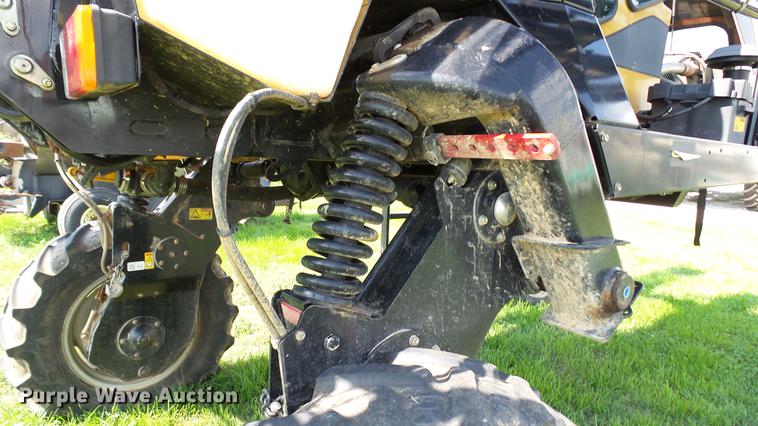 image for item DC2587 2013 SpraCoupe 4660 self-propelled sprayer