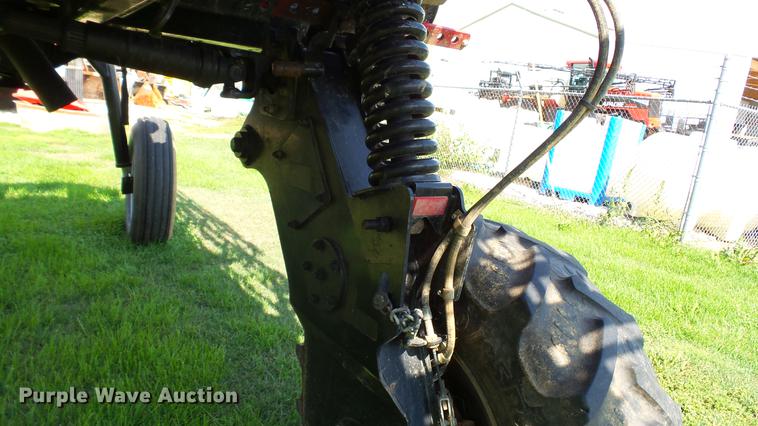 image for item DC2587 2013 SpraCoupe 4660 self-propelled sprayer