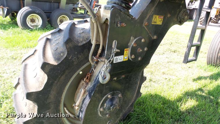 image for item DC2587 2013 SpraCoupe 4660 self-propelled sprayer