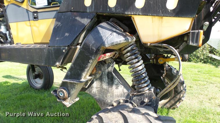 image for item DC2587 2013 SpraCoupe 4660 self-propelled sprayer