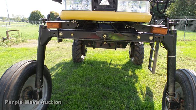 image for item DC2587 2013 SpraCoupe 4660 self-propelled sprayer
