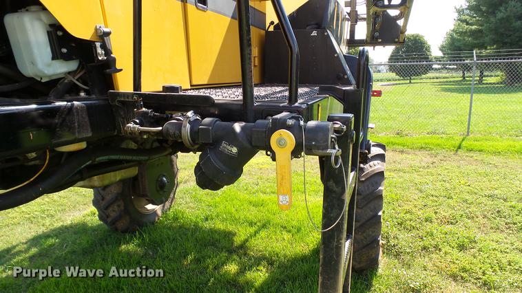image for item DC2587 2013 SpraCoupe 4660 self-propelled sprayer