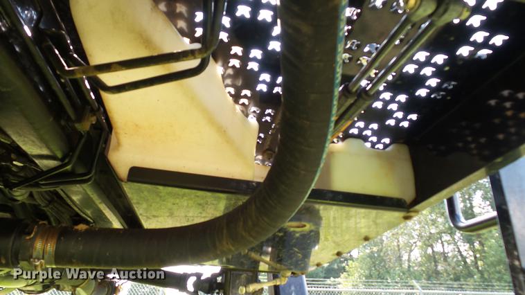 image for item DC2587 2013 SpraCoupe 4660 self-propelled sprayer