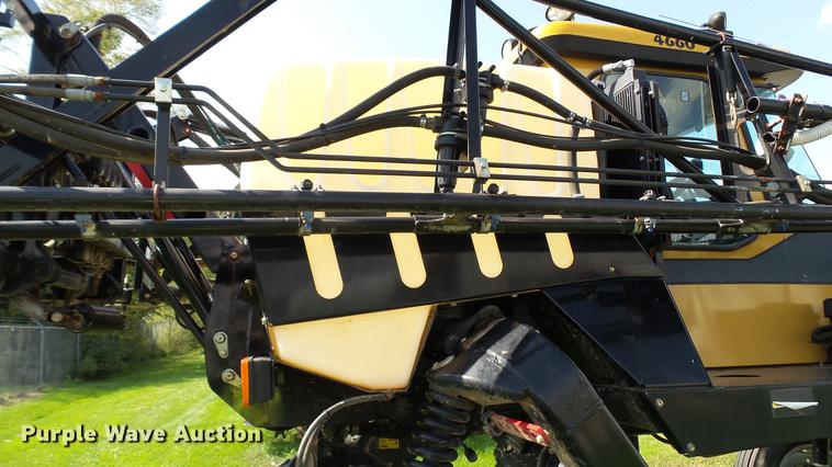 image for item DC2587 2013 SpraCoupe 4660 self-propelled sprayer