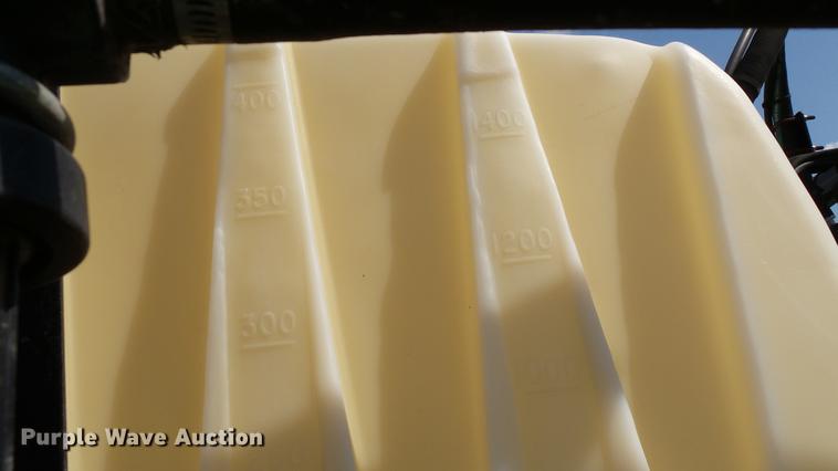 image for item DC2587 2013 SpraCoupe 4660 self-propelled sprayer