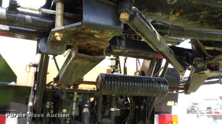 image for item DC2587 2013 SpraCoupe 4660 self-propelled sprayer