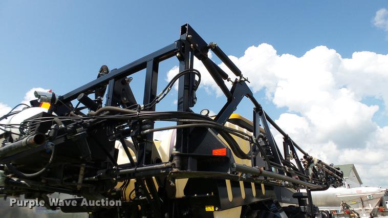 image for item DC2587 2013 SpraCoupe 4660 self-propelled sprayer