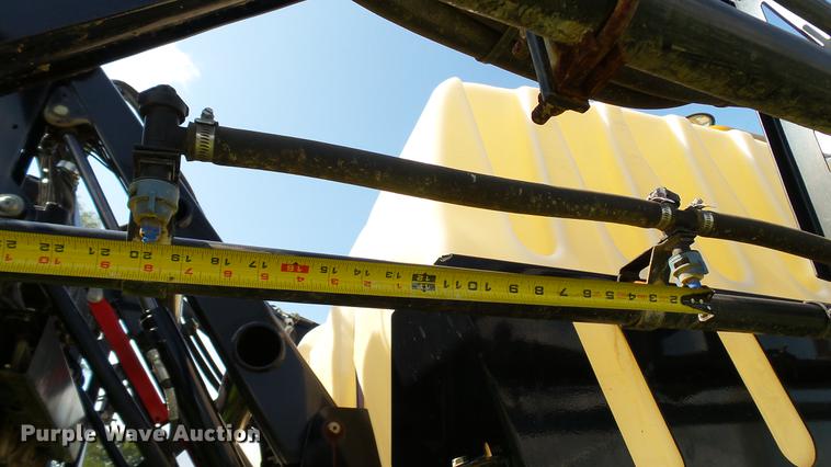 image for item DC2587 2013 SpraCoupe 4660 self-propelled sprayer