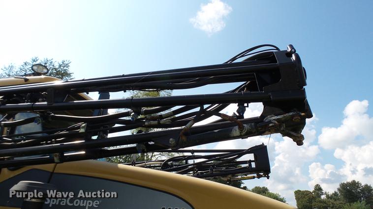 image for item DC2587 2013 SpraCoupe 4660 self-propelled sprayer