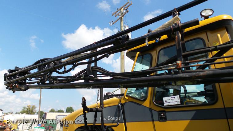 image for item DC2587 2013 SpraCoupe 4660 self-propelled sprayer
