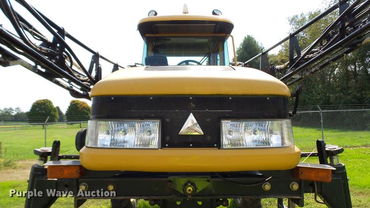 image for item DC2587 2013 SpraCoupe 4660 self-propelled sprayer