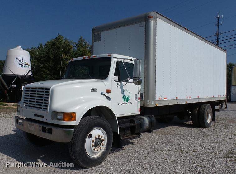 image for item DC2588 1997 International 4700 box truck